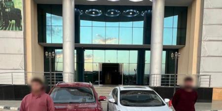 عرضا حياة المواطنين للخطر.. القبض على قائدى سيارتين بسبب حركات استعراضية بالجيزة - المصدر 24