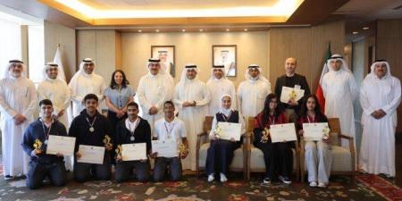 الكويت.. وزير التربية يشيد بإنجاز الطلبة الكويتيين الفائزين في مسابقة (مصر الدولية للعلوم والتكنولوجيا) - المصدر 24