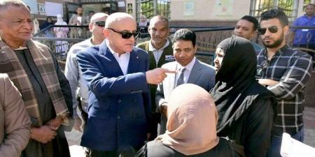 محافظ الأقصر في جولة مفاجئة بالمراكز الصحية بإسنا ويوجه بتحسين خدمات الغسيل وتوفير الأدوية - المصدر 24