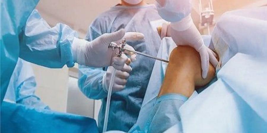 تقنية المنظار الجراحي.. كيف غيّرت مفهوم جراحات الركبة؟ - المصدر 24