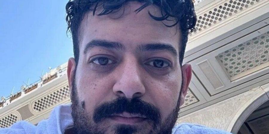 لحظه وصول جثمان المطرب إسماعيل الليثي إلى منطقة إمبابة «فيديو» - المصدر 24