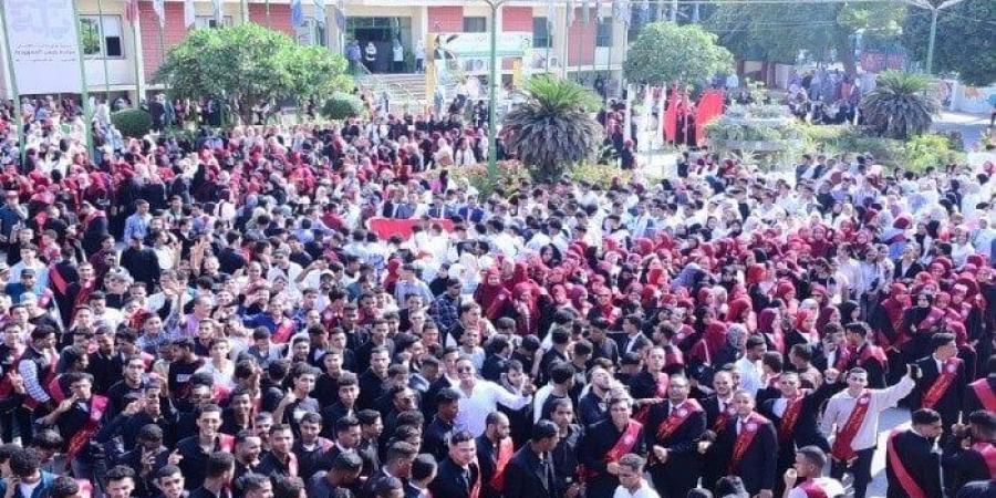 مسيرة في حب مصر.. طلاب جامعة سوهاج يحتشدون للمشاركة في انتخابات النواب 2025 - المصدر 24