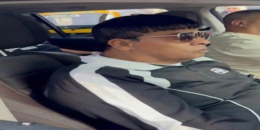 وصول عبد الباسط حمودة إلى جنازة المطرب الراحل إسماعيل الليثي «فيديو» - المصدر 24