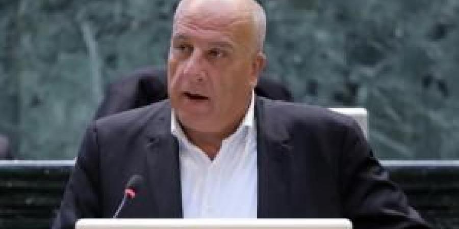 النائب رائد رباع معلقا على خطاب الموازنة: "لم يتغير سوى لون ربطة عنق وزير المالية" - المصدر 24