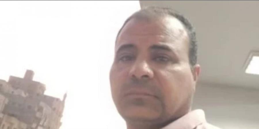 عامل مزلقان بالشرقية يخاطر بحياته لإنقاذ مسن قبل مرور القطار - المصدر 24