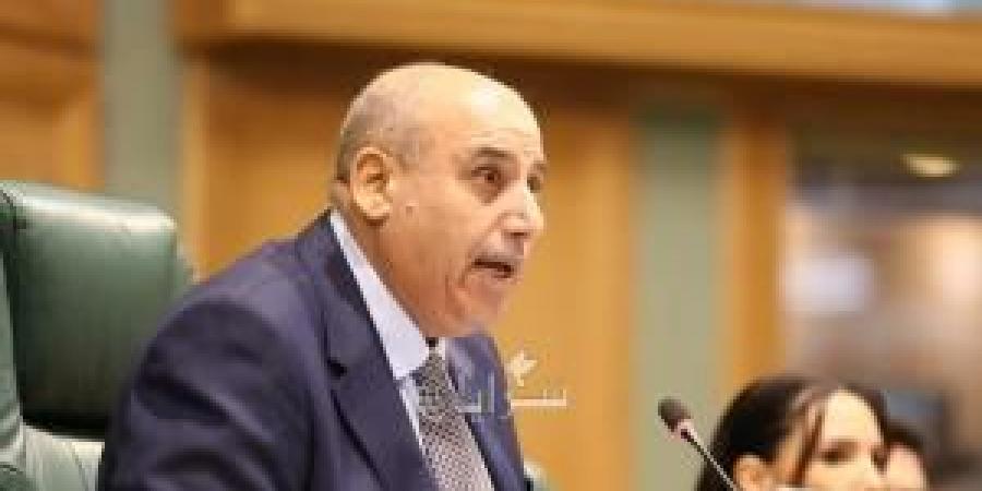 القاضي يوجّه بفتح أبواب "بيت الشعب" أمام المواطنين بتصاريح خاصة لحضور الجلسات - المصدر 24