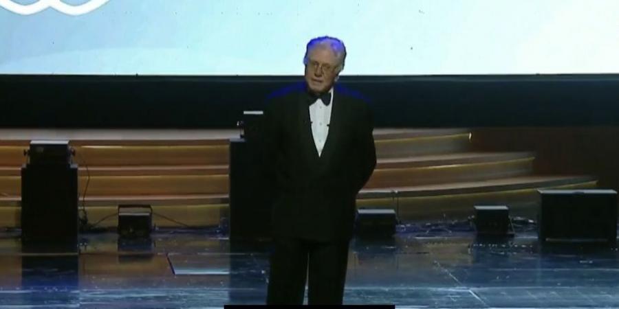 حسين فهمي في افتتاح مهرجان القاهرة السينمائي: مصر دائما تساند الدول الشقيقة - المصدر 24