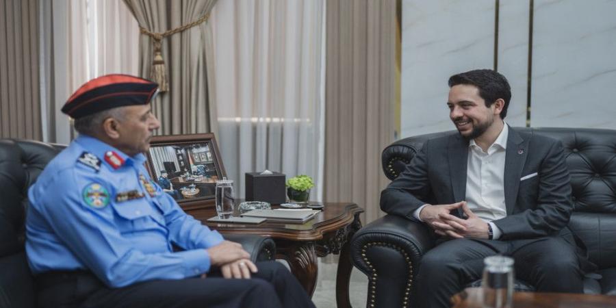 نائب الملك يؤكد ضرورة الاستمرار بمواكبة التطور التقني في مديرية الأمن العام - المصدر 24