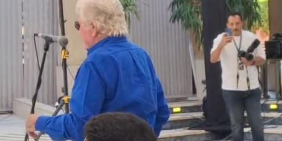 حسين فهمي في ندوة المخرج محمد عبد العزيز: كنا بنقعد على تخته واحدة ووجب علينا نكرمه - المصدر 24