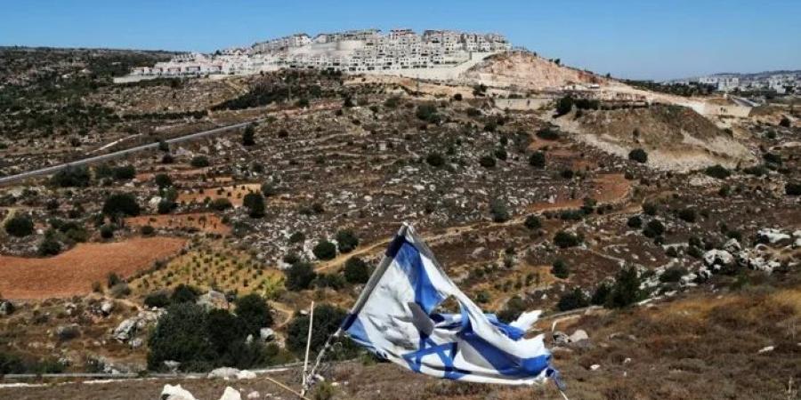 هآرتس: بعيدا عن الأضواء، إجراء عملية ضم هادئة ومتواصلة لمنطقة واسعة في الضفة الغربية - المصدر 24