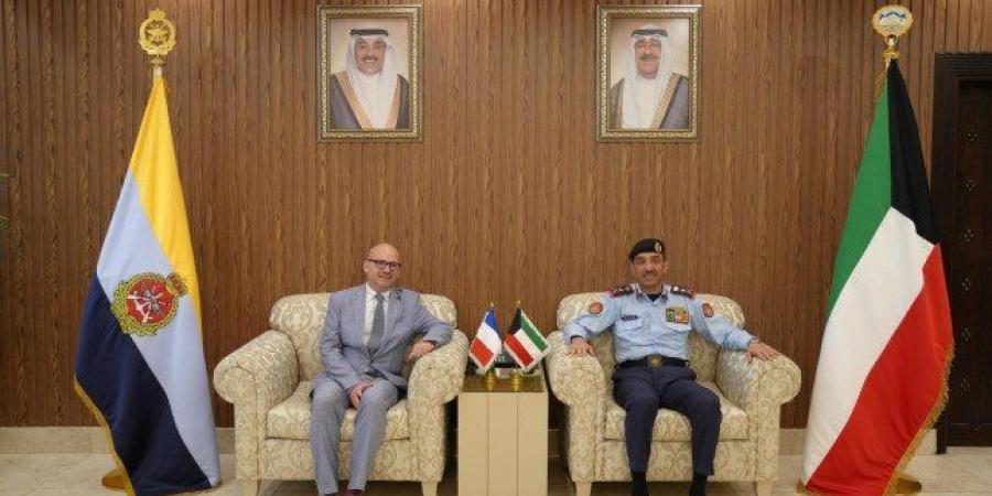 رئيس الأركان العامة للجيش الكويتي يبحث مع السفير الفرنسي موضوعات مشتركة - المصدر 24
