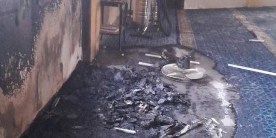 «بعد كتابة شعارات معادية للعرب على جدرانه».. مستوطنون إسرائيليون يحرقون مسجداً وسط الضفة الغربية|صور - المصدر 24