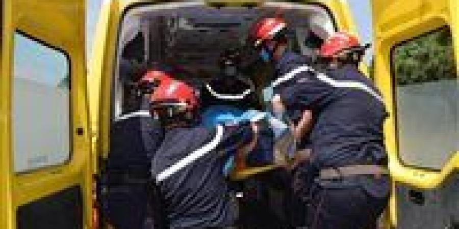 تفاصيل إصابة 20 عاملاً في انقلاب سيارة ربع نقل بصحراوي المنيا - المصدر 24