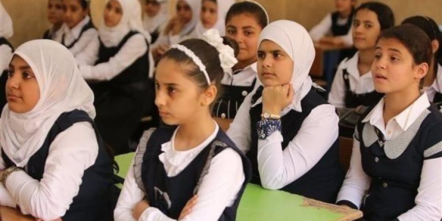 موعد امتحانات نهاية الترم الأول في المدارس لصفوف النقل 2025 - 2026 - المصدر 24