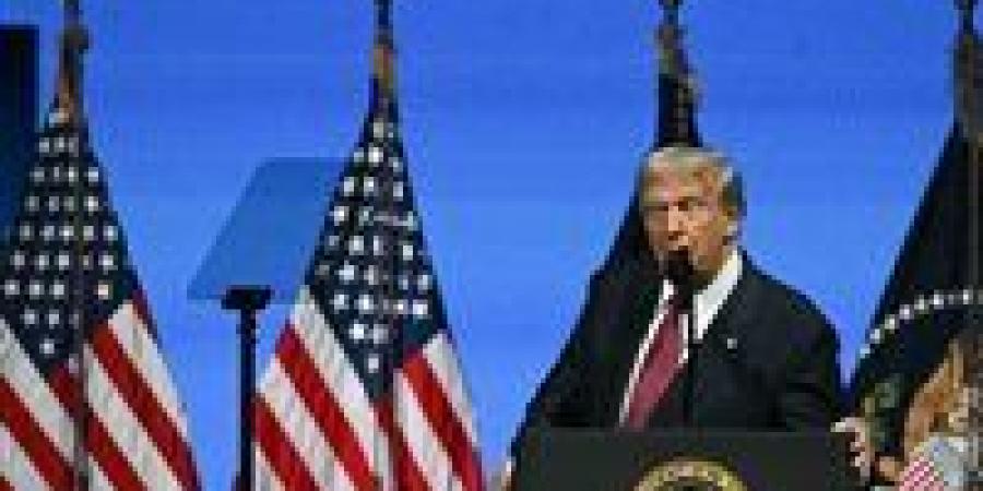 بعد الفضيحة.. ترامب يقلب الطاولة و يوجه بالتحقيق في علاقات الديمقراطيين بإبستين - المصدر 24