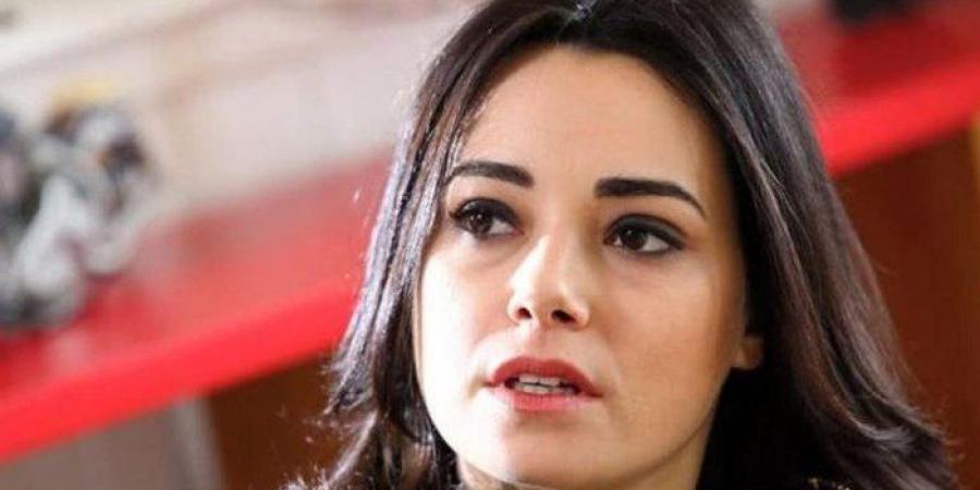 نجاة الفنانة التركية أوزغو نامال وعائلتها من حادث سير مروع.. ماذا حدث؟ - المصدر 24