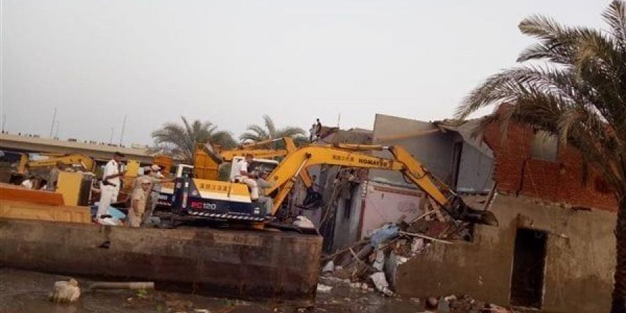 إزالة 164 مبنى مخالفا على أراضي طرح النهر بالمنوفية - المصدر 24