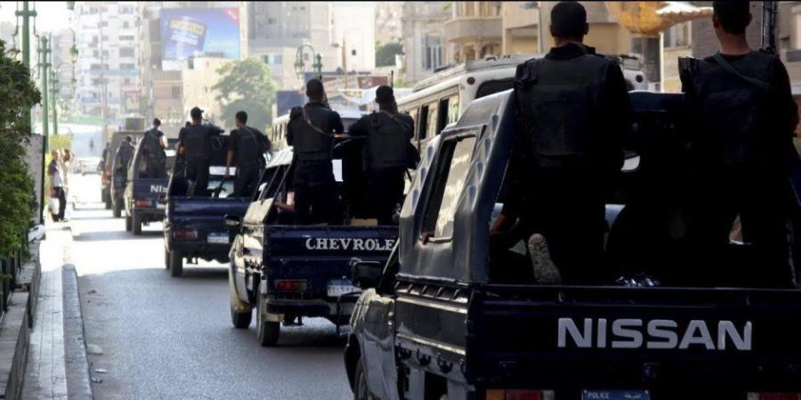ضبط أحد الأشخاص بالجيزة لقيامه بالنصب والإحتيال على المواطنين راغبى السفر للخارج والإستيلاء على أموالهم - المصدر 24
