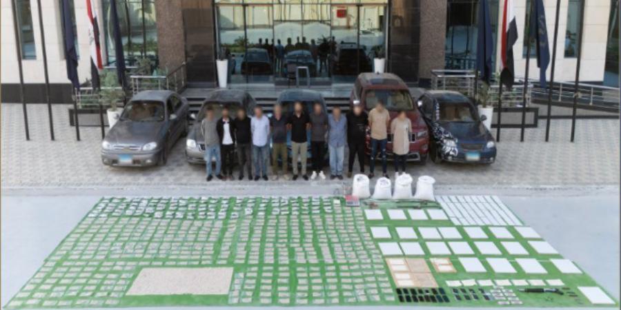 بقيمة 2.7 مليار جنيه.. ضبط عصابة دولية بحوزتهم كميات ضخمة من الكبتاجون قبل تهريبها للخارج - المصدر 24