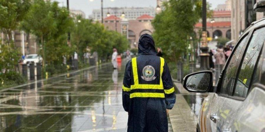 أمطار غزيرة تهطل على مناطق واسعة من السعودية بعد يوم من صلاة الاستسقاء.. (فيديو) - المصدر 24