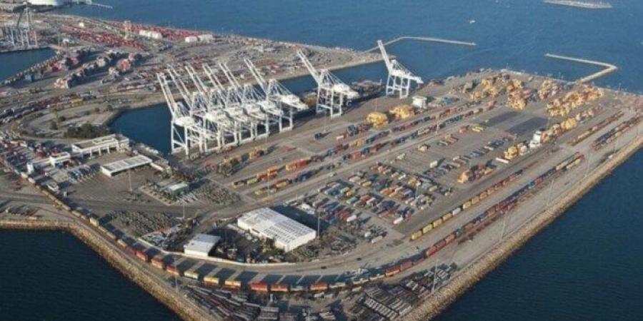 وسط التوترات مع إسلام آباد.. أفغانستان تحول طرق التجارة من باكستان إلى إيران - المصدر 24