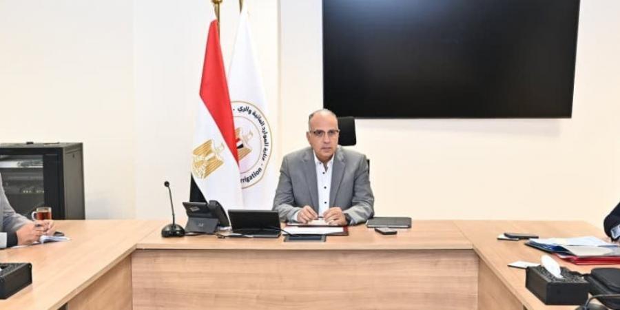 وزير الرى يتابع موقف مشروع المسار الناقل لمياه الصرف الزراعي لمحطة المعالجة في الدلتا الجديدة بنسبة تنفيذ ٨٥% - المصدر 24