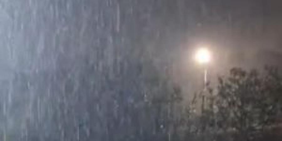 بالفيديو .. تجدد تساقط الأمطار بغزارة في عجلون - المصدر 24