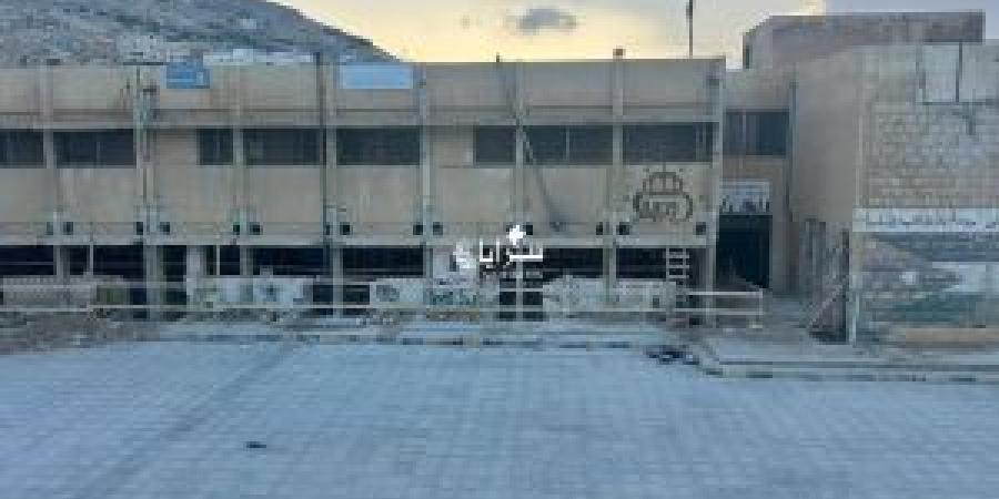 52 عامًا على البناء وقرارات غير مدروسة .. صيانة مدرسة بلاط الشهداء تثير القلق في الطفيلة-(استمع) - المصدر 24