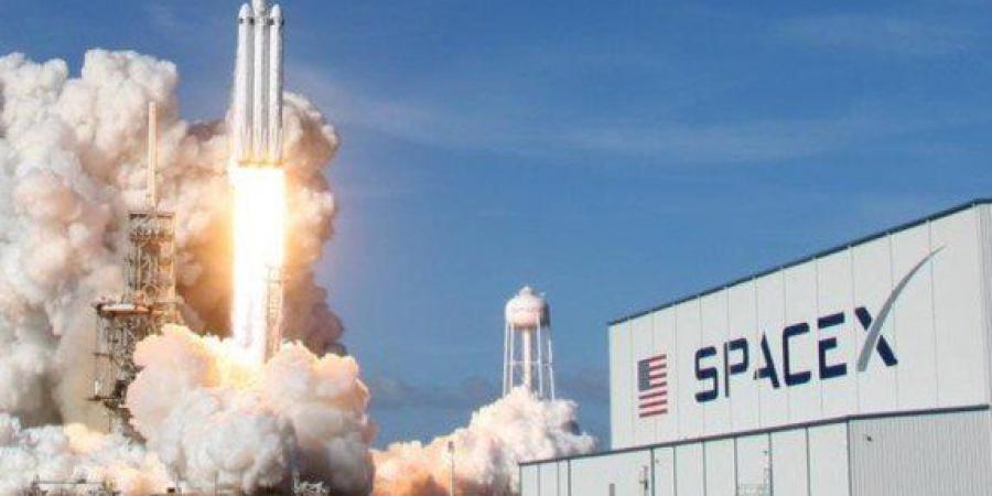 "سبيس إكس" الأمريكية تطلق مجموعة جديدة من أقمار ستارلينك إلى الفضاء - المصدر 24