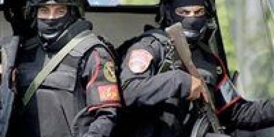 رمتها في الشارع.. ضبط سيدة اعتدت على طفلتها وتركتها مصابة بكفر الشيخ - المصدر 24