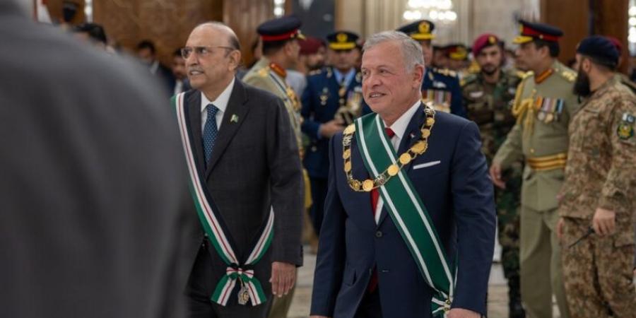 «أعلى وسام مدنى».. الرئيس الباكستاني يمنح ملك الأردن وسام نيشان باكستان - المصدر 24