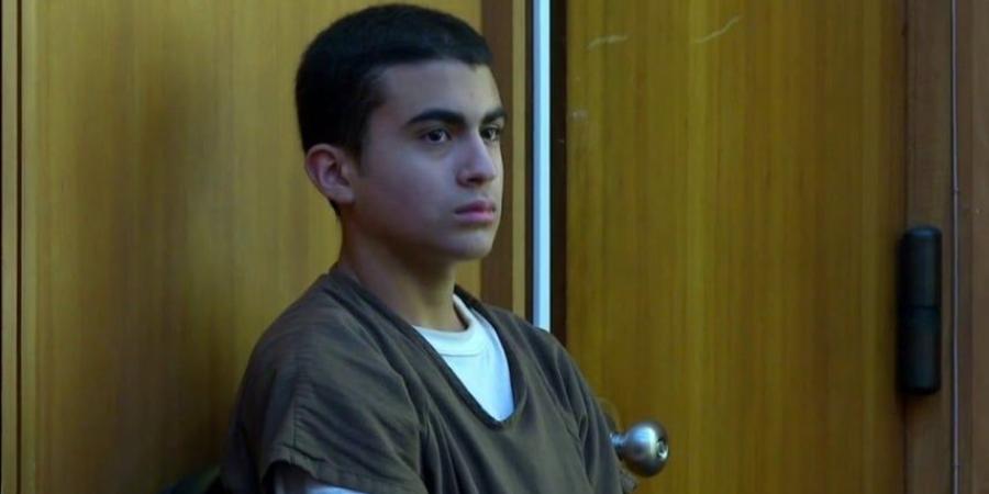 جريمة صادمة.. طفل يطعن والدته 46 مرة ويرسل سيلفي مع الجثة لصديقه - المصدر 24