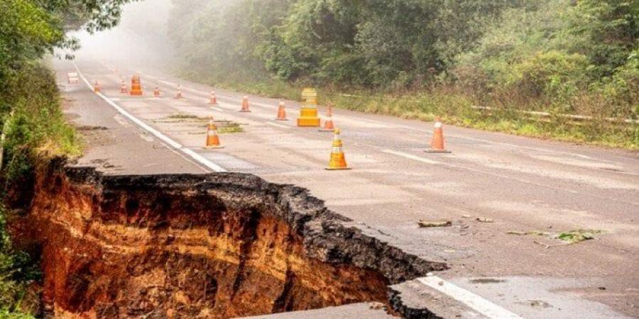 مصرع وإصابة 18 شخصًا على الأقل في انهيارات أرضية جنوب شرق فيتنام - المصدر 24