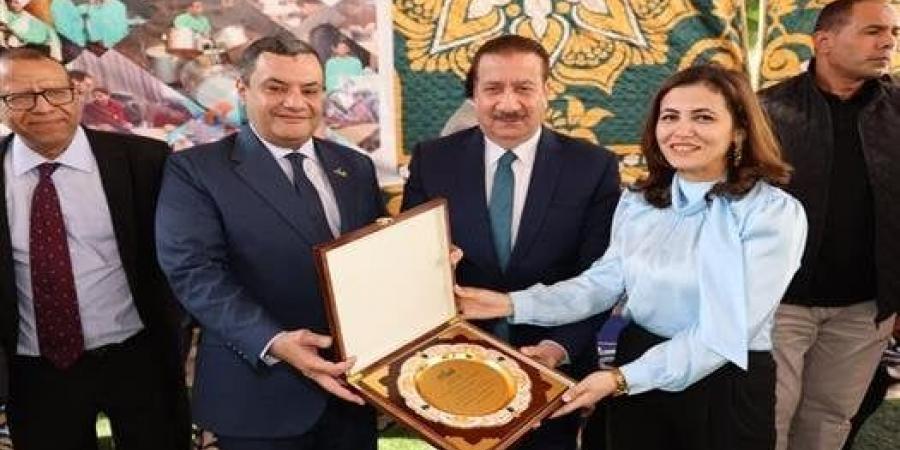 محافظ المنوفية يصرف 100 ألف جنيه دعما لمدرسة النور للمكفوفين في شبين الكوم - المصدر 24