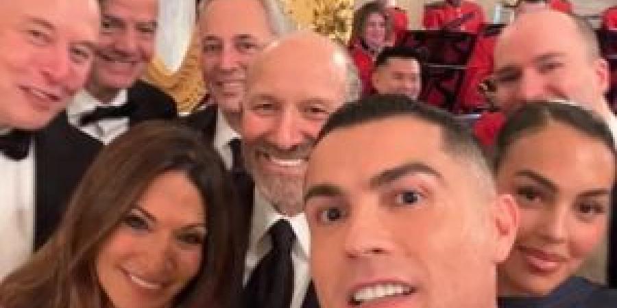 سيلفي "ثمين" من البيت الأبيض يشعل الإنترنت - المصدر 24