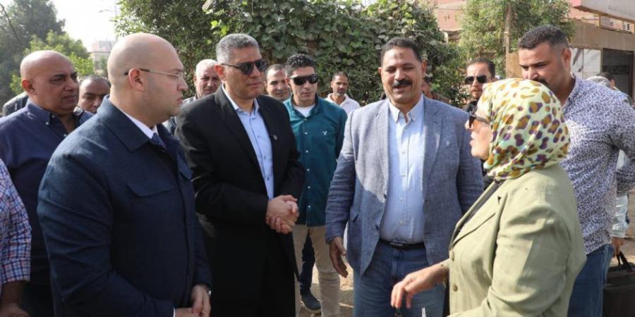 محافظ الجيزة يتفقد مشروعات تطوير الطرق بكرداسة وأوسيم والمنيرة الغربية - المصدر 24