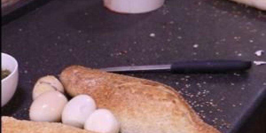 "تحدث عنه وزراء في اجتماعاتهم"… كعك صلاح الدين قصة أحد أقدم المخابز في عمّان توثقها "سرايا" - فيديو - المصدر 24