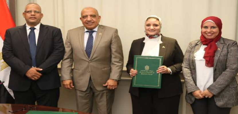 عاجل اخبار مصر | توقيع اتفاق إنهاء الدراسات الفنية والاقتصادية لمشروع الربط الكهربائى مع اليونان
