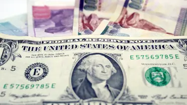 بالتوازي مع سقوط الذهب.. سعر الدولار ينهار مجددًا