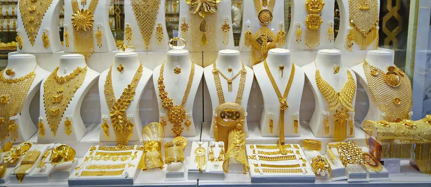 خبير يكشف موعد توقف أسعار الذهب عن الارتفاع والموعد المناسب للشراء
