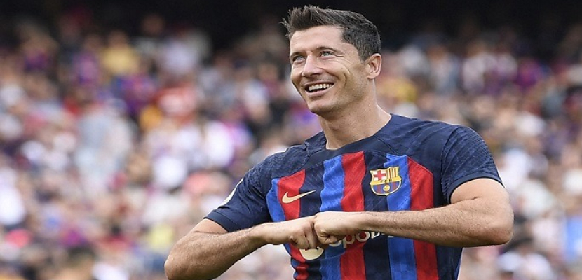 ليفاندوفسكى يؤكد استعداده للبقاء فى برشلونة إذا حافظ على لياقته