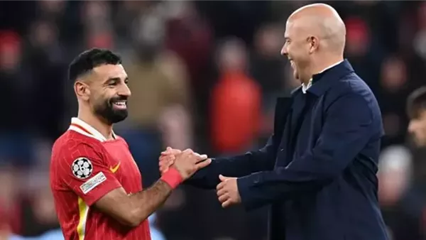 سلوت يفجّرها قبل عودة محمد صلاح: حتى لو امتلكت 15 مهاجمًا سأظل سعيدًا برجوعه إلى ليفربول بعد كأس أمم إفريقيا 2025