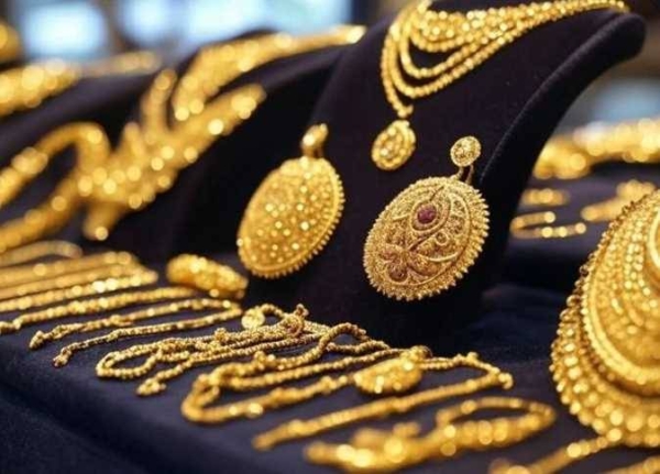 سعر الجنيه الذهب اليوم الثلاثاء 3 مارس 2026 بعد انهيار عيار 21 بـ180 جنيهًا.. هل يستمر الهبوط أم ترتد الأسعار؟ (تحديث لحظي)