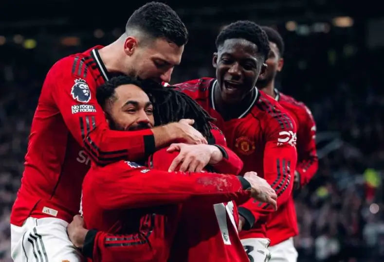 Manchester United vs Leeds United بث مباشر مباراة مانشستر يونايتد ضد ليدز يونايتد اليوم في الدوري الإنجليزي 2026 وملخص الأهداف والنتيجة لحظة بلحظة وتفاصيل اللقاء كاملة