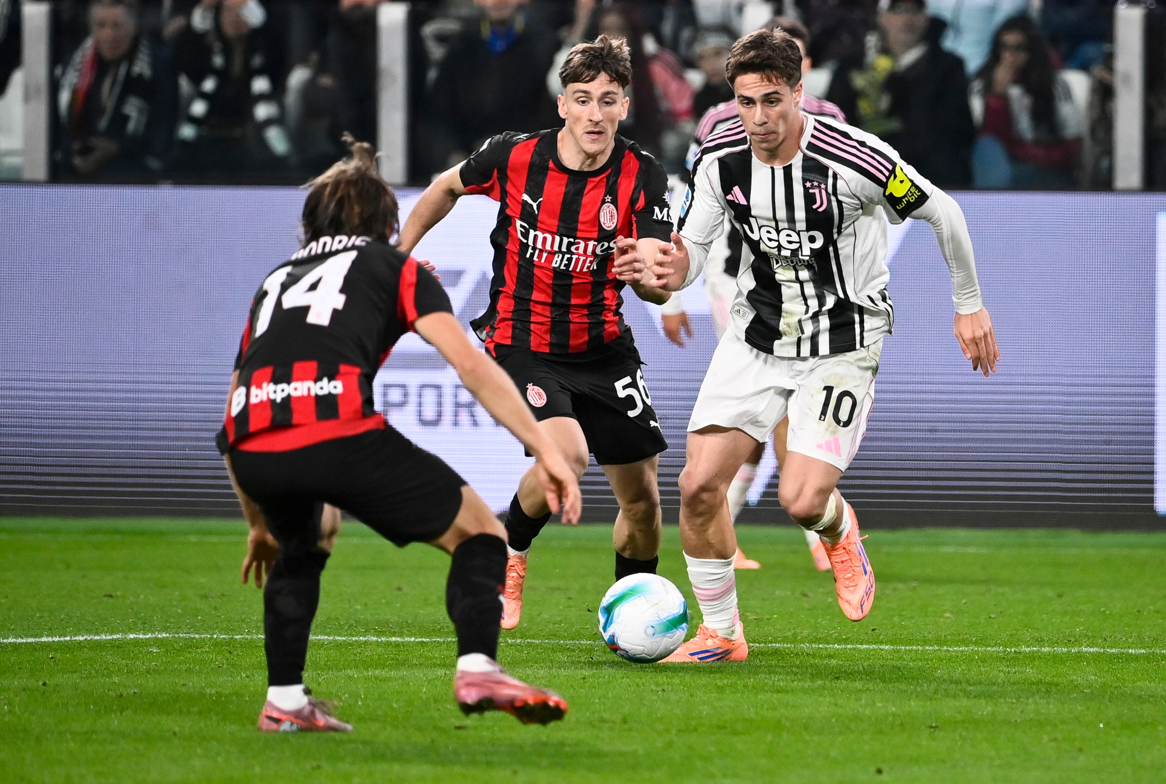 إحصاءات ‎إيه سي ميلان – يوفنتوس.. بث مباشر مباراة ميلان ويوفنتوس الآن في الدوري الإيطالي 2026 لحظة بلحظة قمة سان سيرو المشتعلة وتحليل تفصيلي لأحداث اللقاء حتى الدقيقة 25