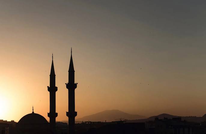 مواقيت الصلاة في مصر اليوم الأربعاء 29 أبريل 2026 موعد أذان المغرب والفجر والعشاء في القاهرة والمحافظات بالتفصيل الكامل