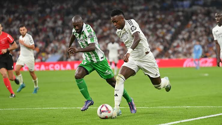 تشكيل ريال مدريد ضد ريال بيتيس اليوم في الدوري الإسباني 2026.. التشكيل الرسمي وموعد المباراة والقنوات وأبرز النجوم في قمة الجولة 32