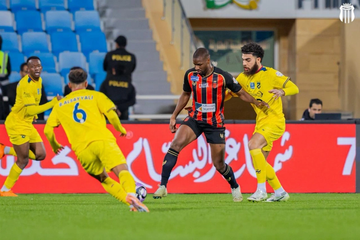 موعد مباراة الحزم ضد الرياض اليوم في دوري روشن السعودي.. الموعد والقنوات الناقلة والتشكيل المتوقع وترتيب الفريقين قبل اللقاء