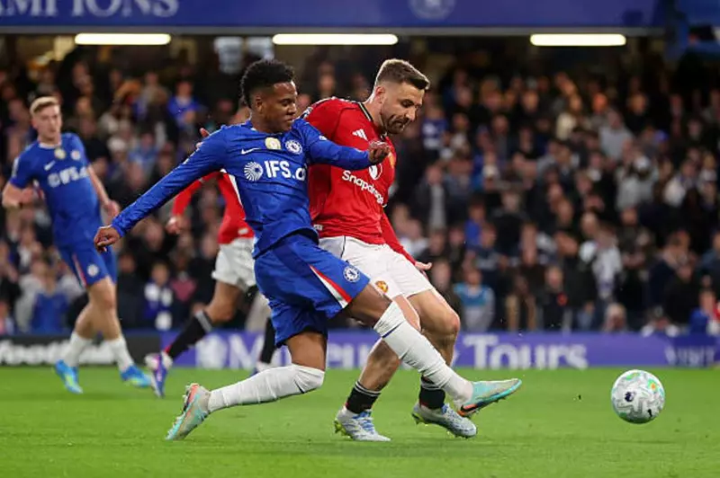 نتيجة مباراة تشيلسي ضد مانشستر يونايتد الآن في الدوري الإنجليزي 2025/2026.. هدف كونيا يمنح الشياطين الحمر التقدم وأحداث الشوط الأول كاملة