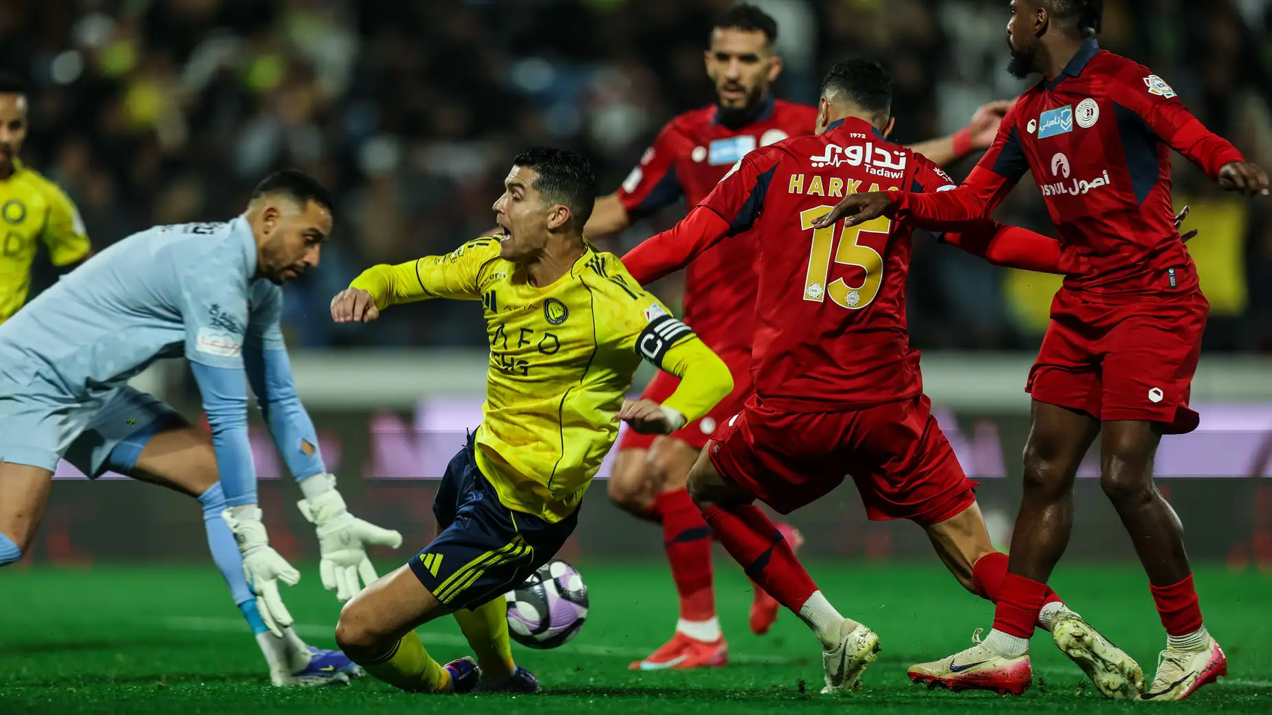 قبل مواجهة النصر الحاسمة لحسم دوري روشن.. أزمة قانونية تضرب ضمك بسبب مكافآت اللاعبين وتحقيق رسمي من وزارة الرياضة السعودية